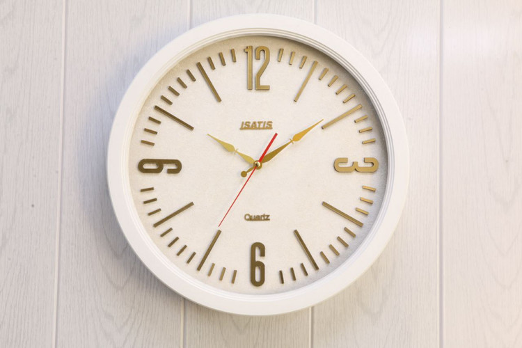 ساعت دیواری تینا 45 سانتیمتری آرامگرد