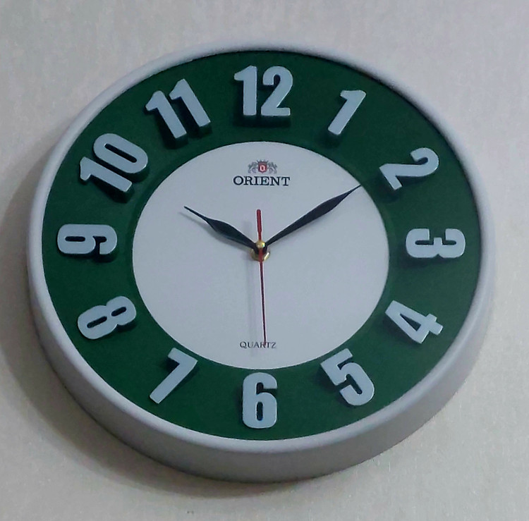 ساعت دیواری اورینت شماره برجسته