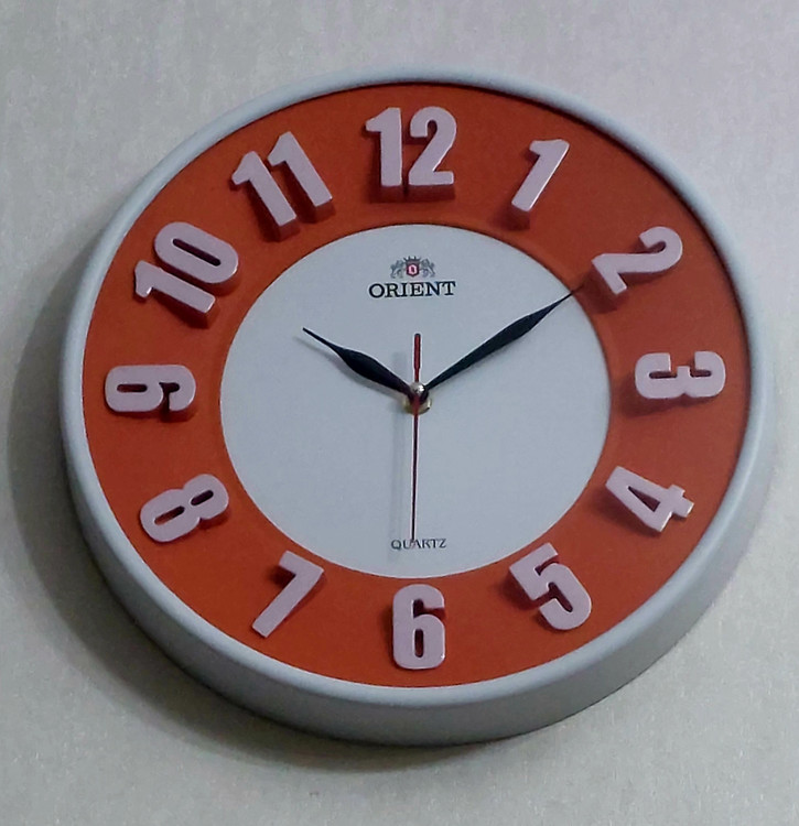 ساعت دیواری اورینت شماره برجسته