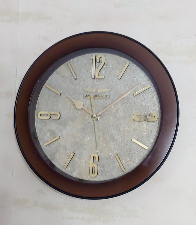 ساعت دیواری آرامگرد مومنتو